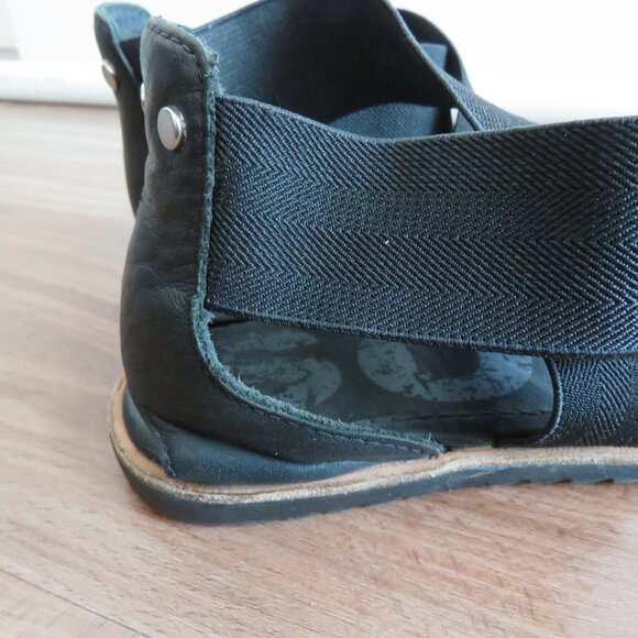 SOREL Ella Leather Slip On Cross Over Strap Sandals in Black - Size US 7 - Picture 9 of 12